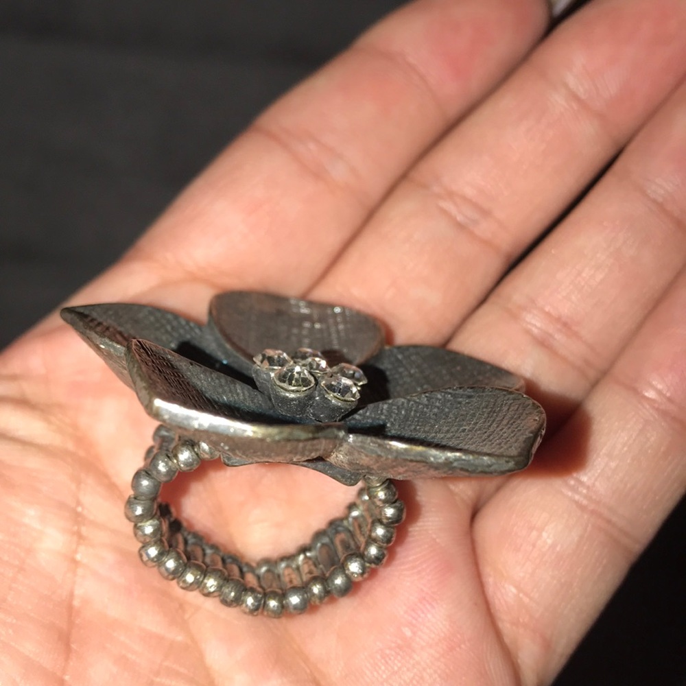 Ring - Picture 2 of 3